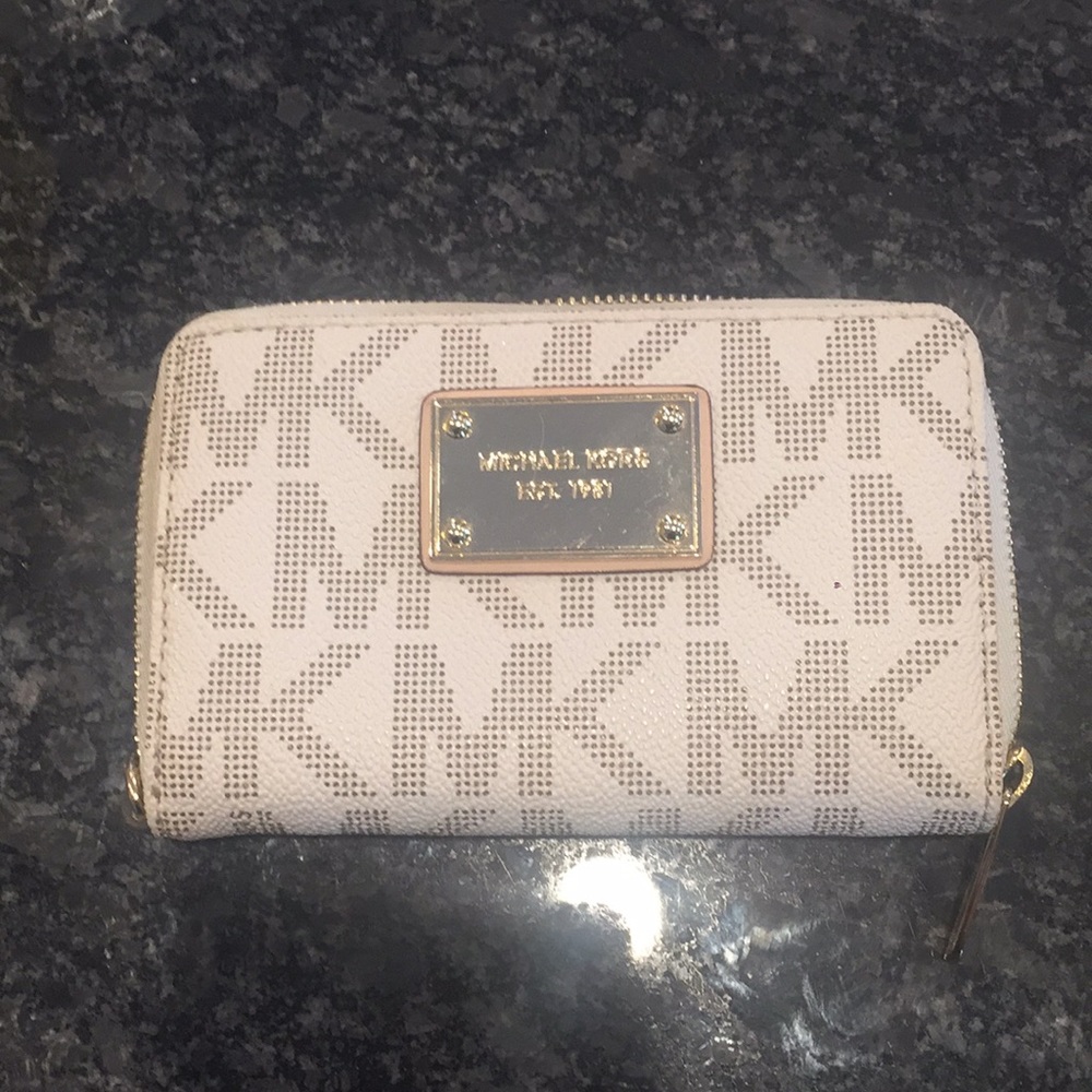 Michael kors white wallet